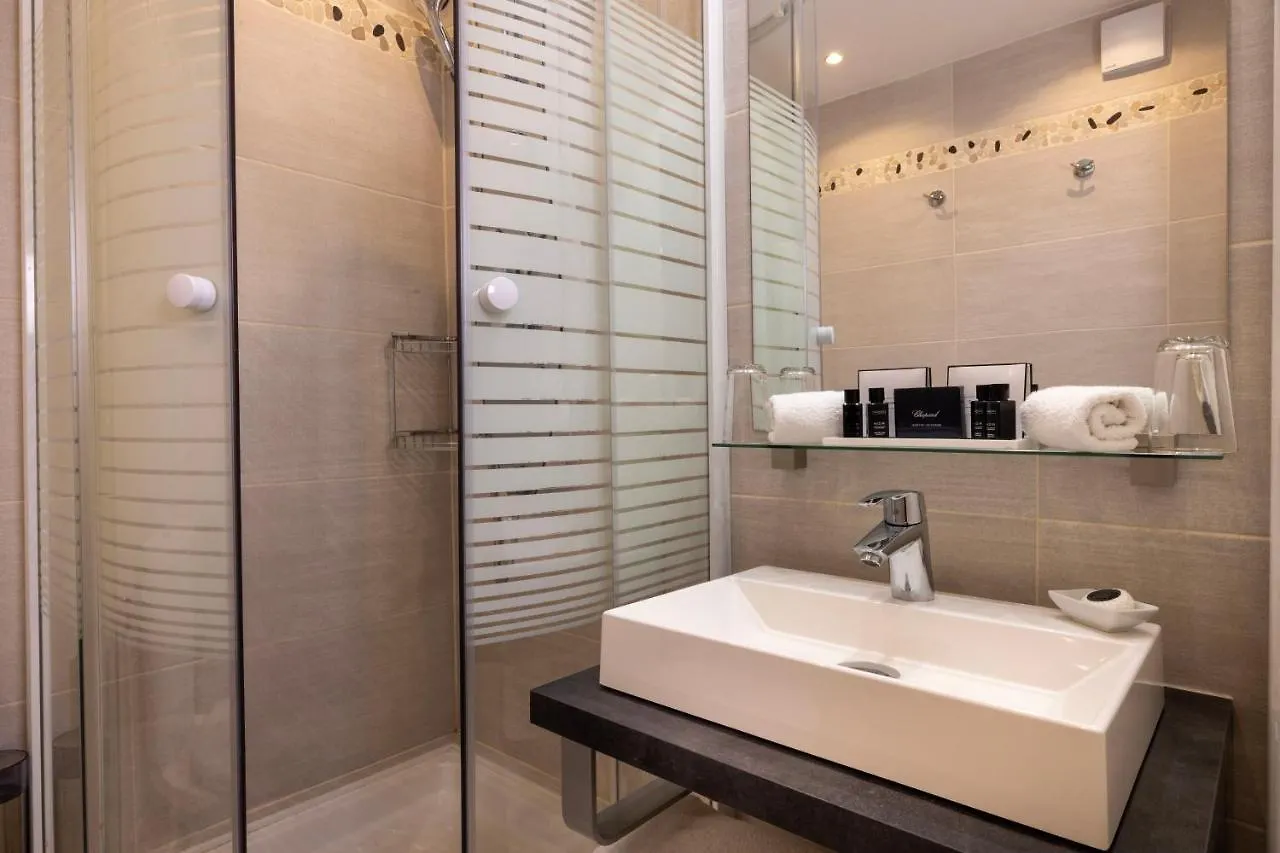 Relais Du Vieux 4* Paříž