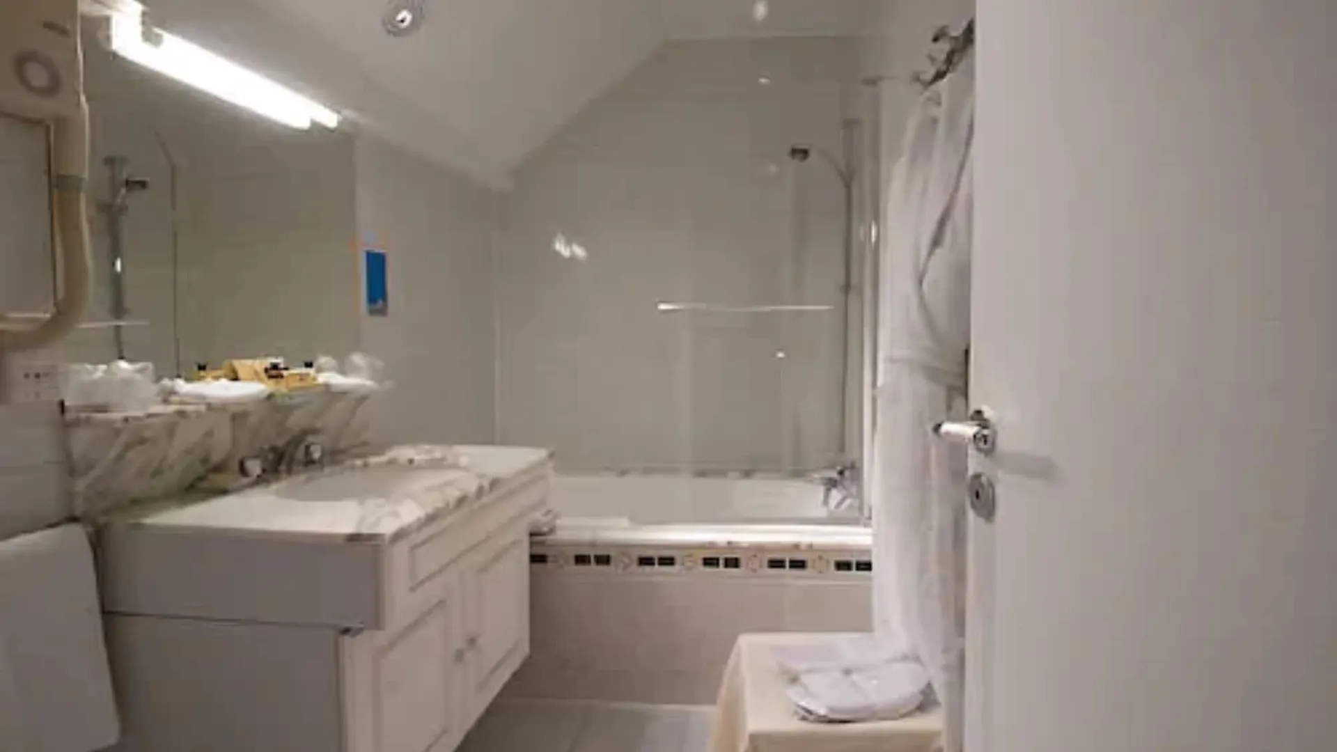 Relais Du Vieux 4*